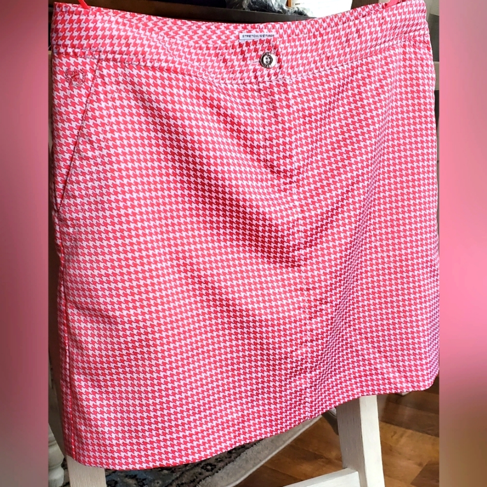 IZOD Golf  Skort women size 4
